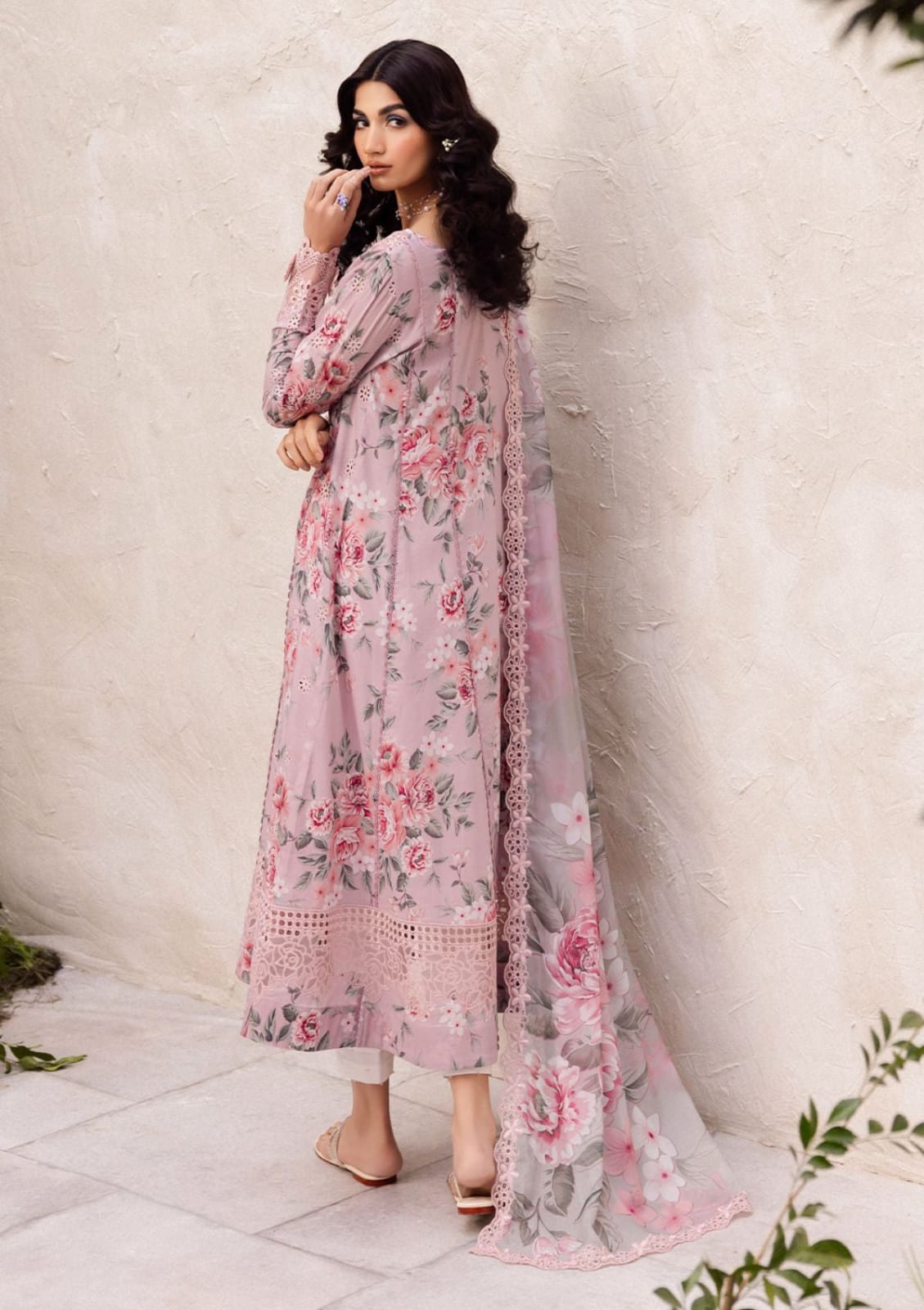 Iznik Pink Pure Lawn Print & Embroidery Collection 3pc SC 1096