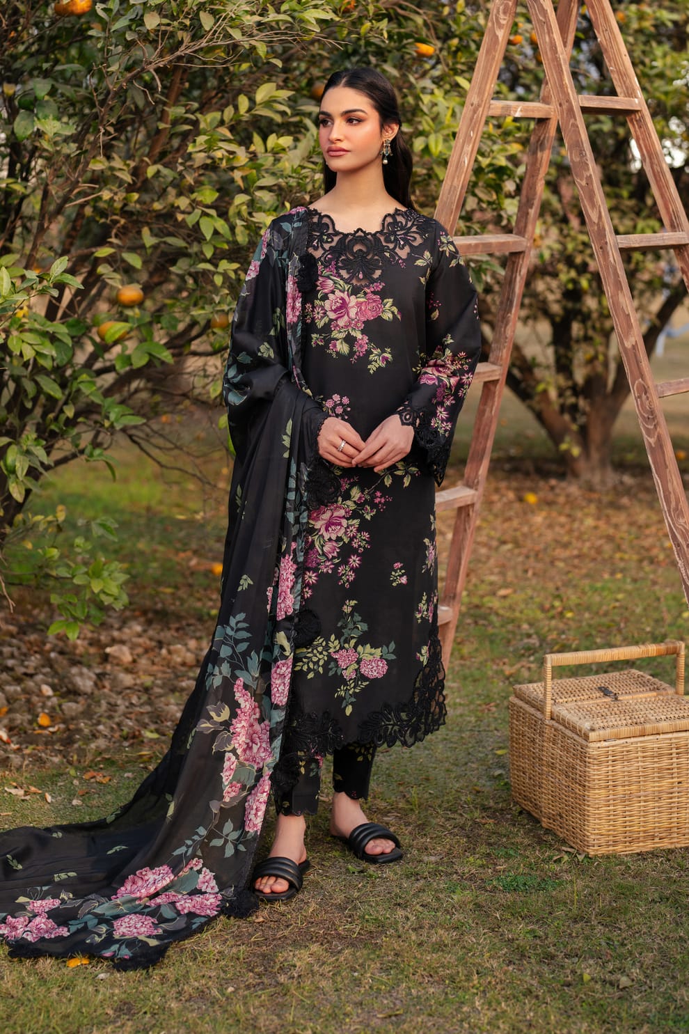 Iznik Black Digital Printed Lawn Emroidered Collection 3piece Unstitched