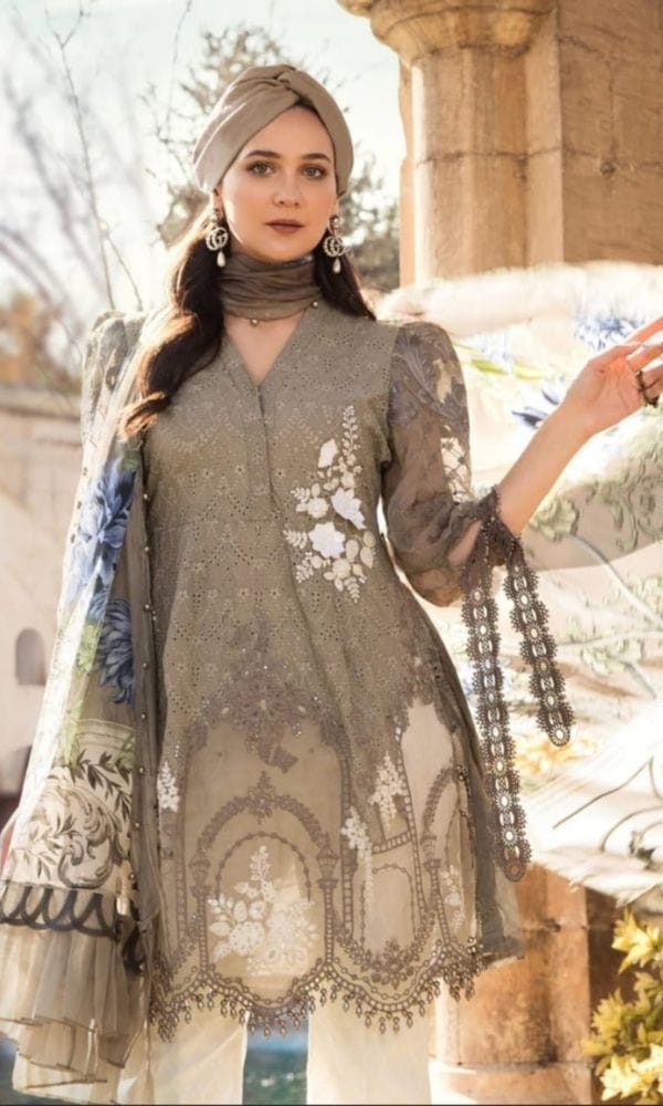 MARIA B BROWN PURE LAWN CHIKANKARI SHIFFLE SC 1133