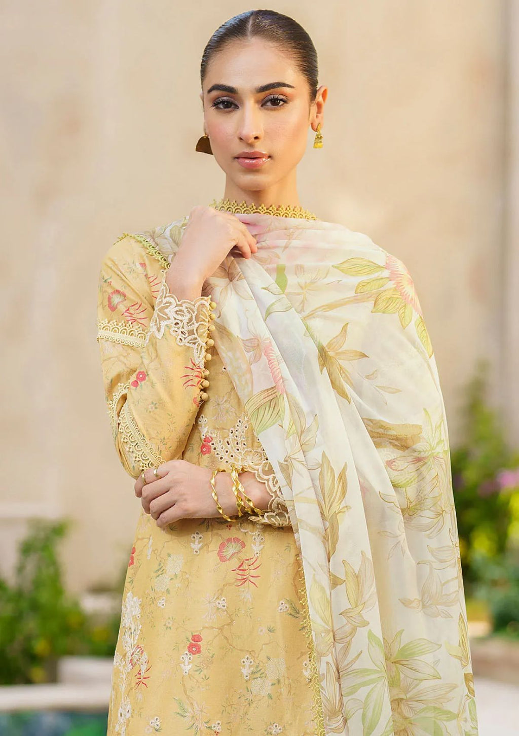 Iznik Yellow Lawn Chikankari Emb 3pc Unstitched Duptta Emb SC-1287